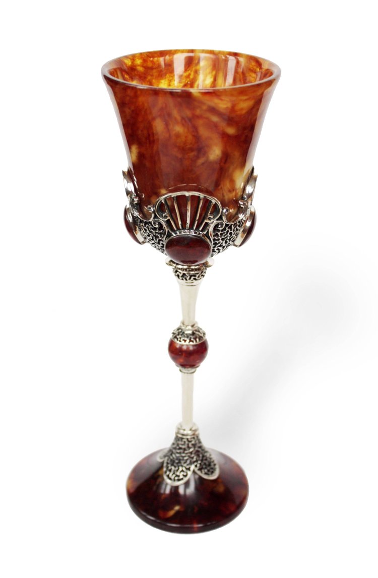 Бокал &quot;Императорский&quot; ажурный из янтаря 1601-aw Эффектный и оригинальный бокал выполненный из тёмного янтаря украсит собой любое помещение в доме придав ему роскоши и изящества.