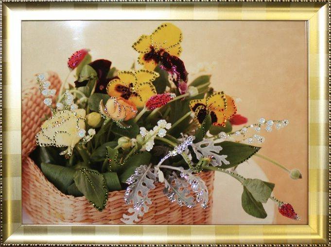Картина Swarovski &quot;Корзина с цветами&quot; K-042 Такая изысканная картина в интерьере дома станет настоящей изюминкой, привлечет к себе внимание Ваших гостей и запомниться им надолго.