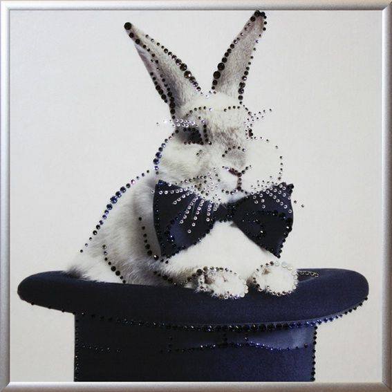 Картина Swarovski &quot;Джентльмен года&quot; D-038 Замечательный подарок, особенно для тех, кто рожден в год кролика, который искренне удивит и порадует адресата.