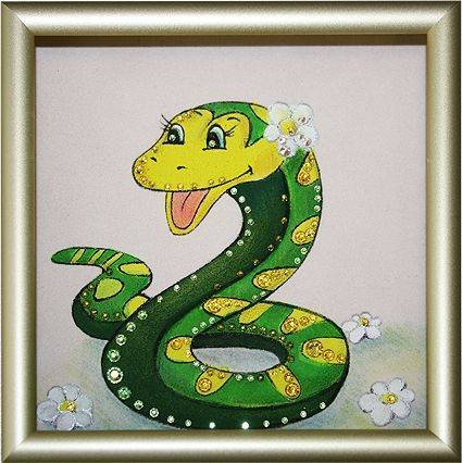Картина Swarovski &quot;Наслаждение в год змеи&quot; Z-110 Картина станет настоящей изюминкой в Вашем интерьере, либо украсит дом человека, которому Вы подберете ее на подарок.
